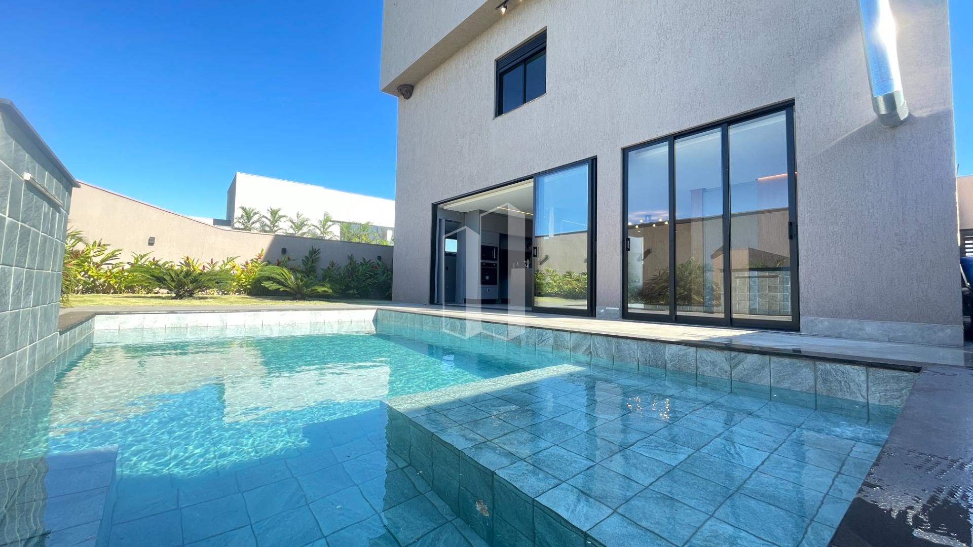 Casa à venda com 4 quartos, 4 suítes, 4 vagas e 283m² no Jardins França, Goiânia (GO) — foto 3 de 28