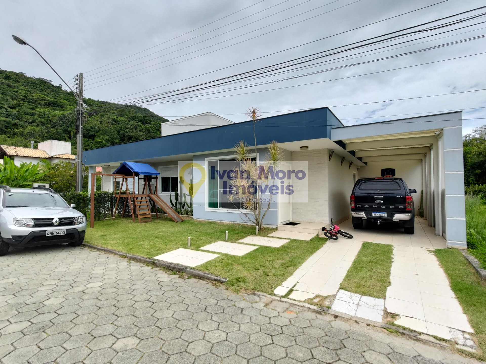 Casa à venda com 4 quartos, 3 banheiros, 2 vagas e 224m² no Cachoeira do Bom Jesus, Florianópolis — foto principal