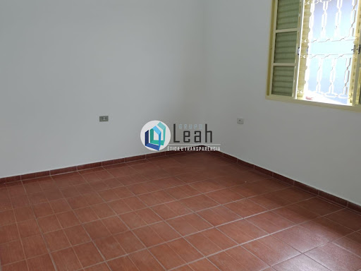Casa para Locação c/ 161m² no Jd. Colorado com 3 Quartos, 1 Suite e 3 Vagas