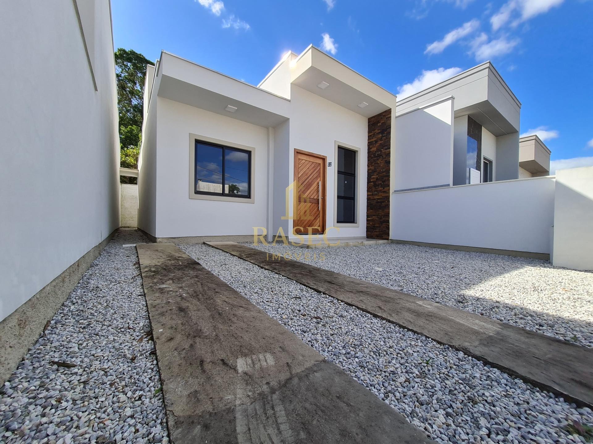 Casa à venda com 3 quartos, 2 banheiros e 72m² no Primeiro de Maio, Brusque — foto principal