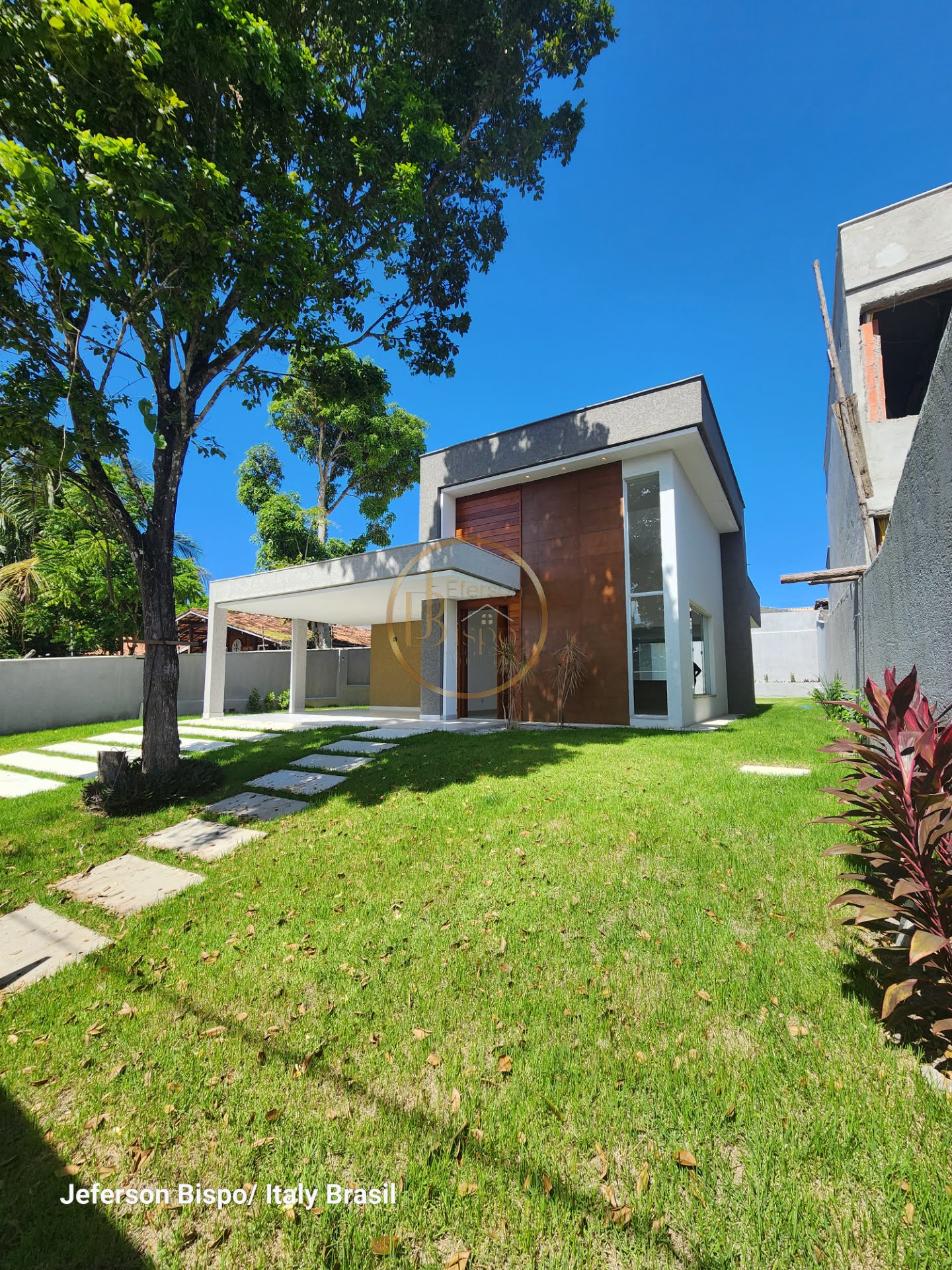 Casa à venda com 3 quartos, 2 banheiros, 2 vagas e 150m² no Village 2, Porto Seguro — foto principal