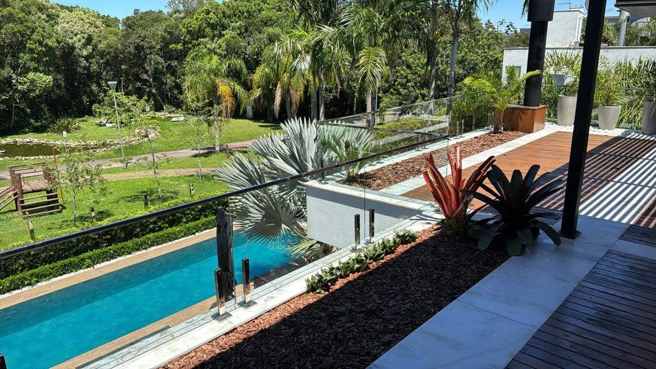 Casa à venda com 5 quartos, 4 suítes, 3 vagas e 967m² no Jurerê Internacional, Florianópolis (SC) — foto 7 de 30