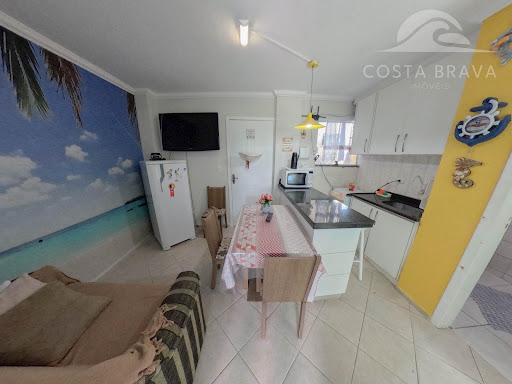 Potencial Airbnb Frente Mar, Praia Brava. Shows e Comércios.