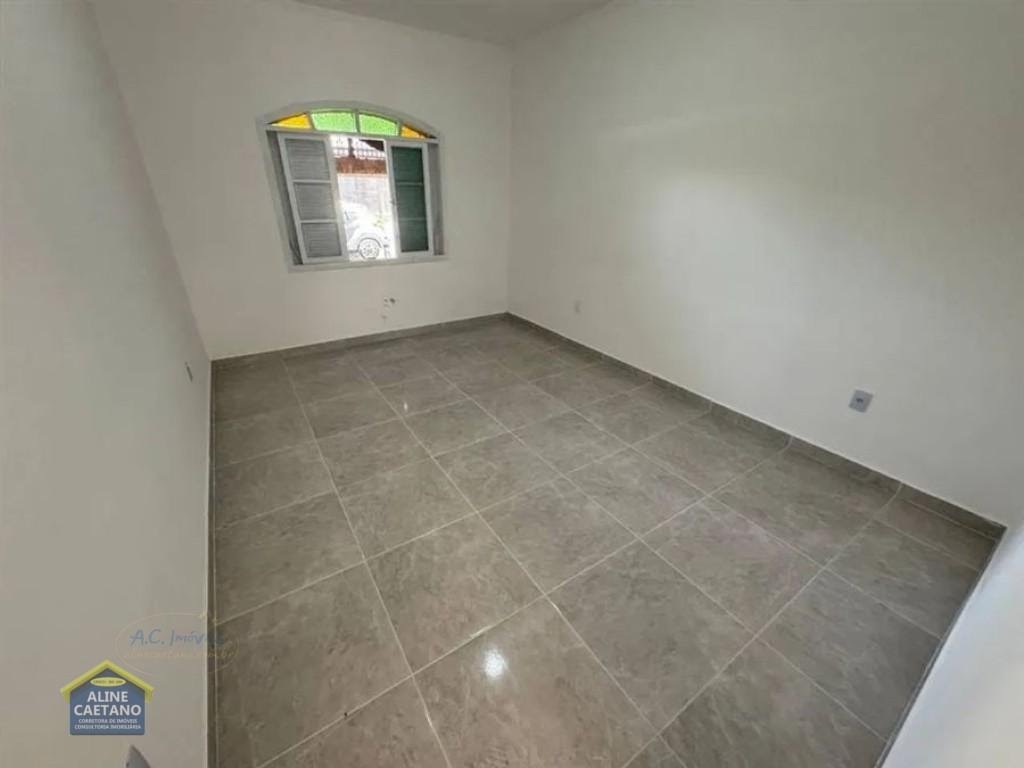 Casa à venda com 3 quartos, 1 suíte, 2 vagas e 194m² no Guilhermina, Praia Grande (SP) — foto 8 de 20