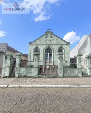 Procurando espaço e localização? Este prédio de 149m² une a robustez de uma construção de 1960 com um terreno generoso (353m² totais). Perfeito para quem busca uma sede própria.