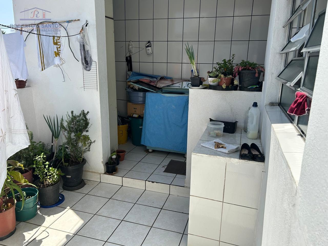 Área de serviço casa direita