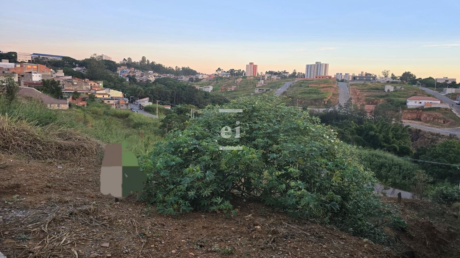Lote de terreno declive
