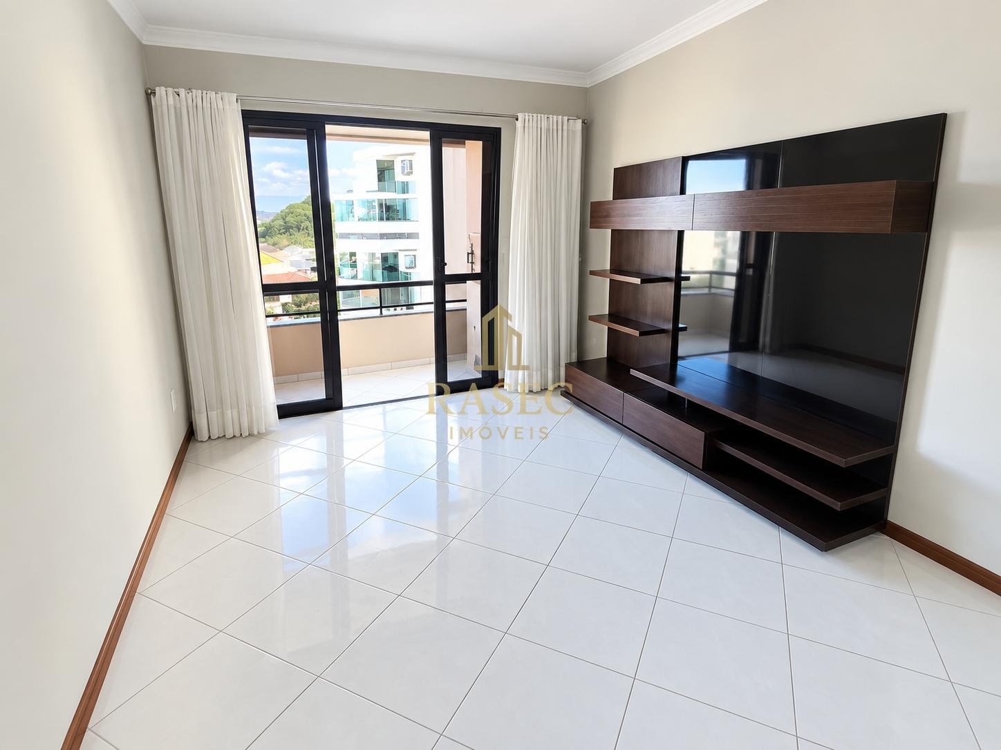 Apartamento para alugar com 3 quartos, 1 suíte, 2 vagas e 94m² no Centro I, Brusque (SC) — foto 12 de 18