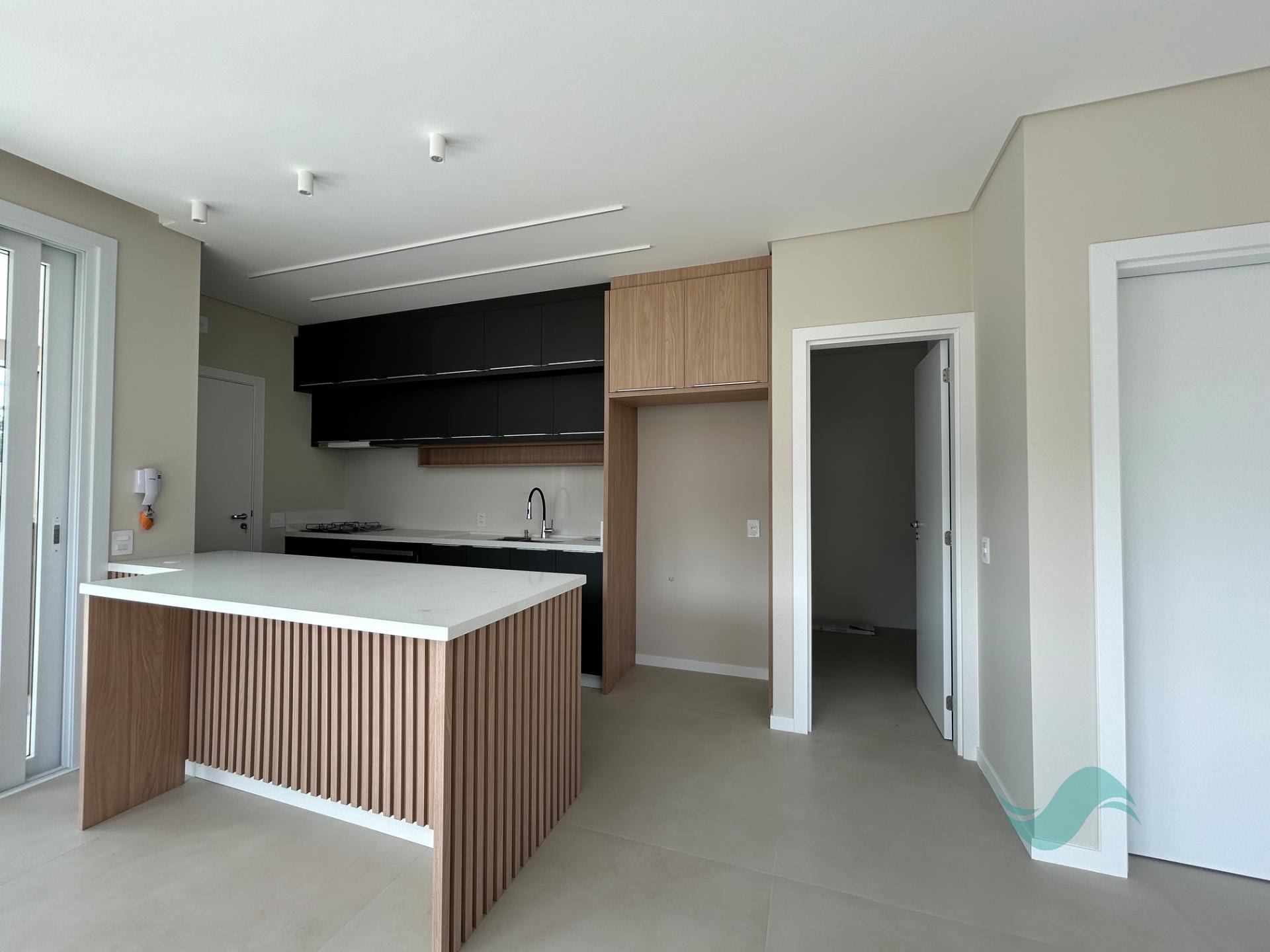 Casa à venda com 3 suítes, 2 vagas e 270m² no Lagoa da Conceição, Florianópolis (SC) — foto 5 de 27
