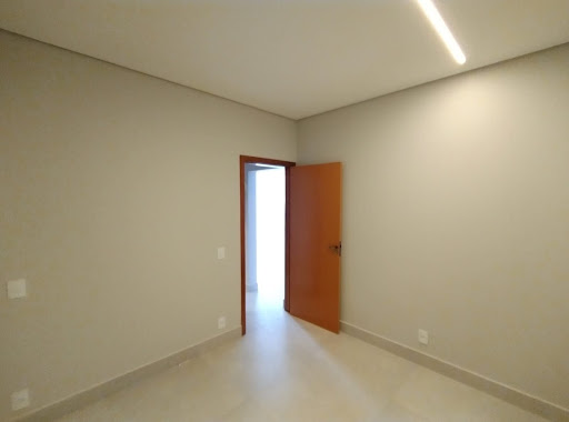 c21fe026-7ea5-46dd-97cd-08b40828fcc2.jpg