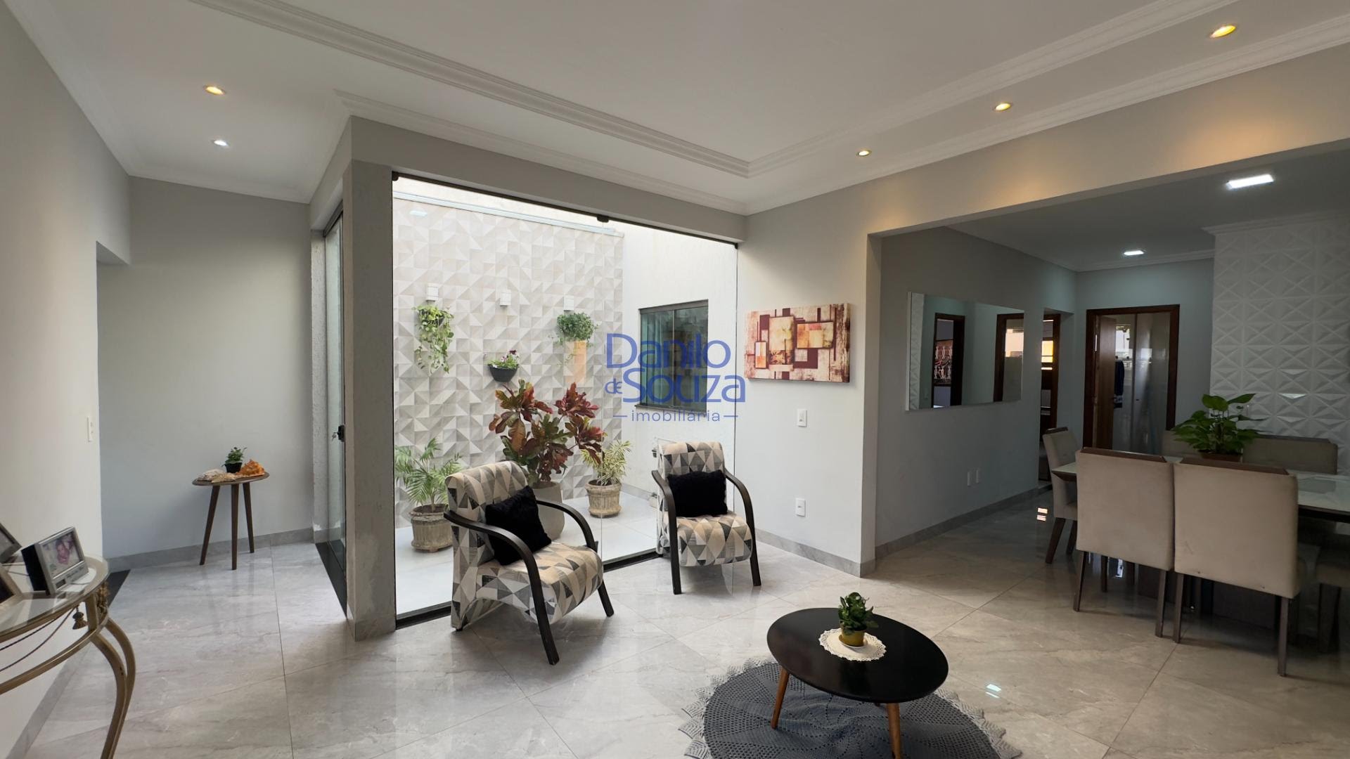 Casa à venda com 3 quartos, 1 banheiro, 2 vagas e 404m² no Camuá, Araxá — foto principal