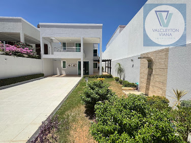 Casa Duplex à Venda em Sobral: 5 Suítes, 260m², Juvêncio de Andrade