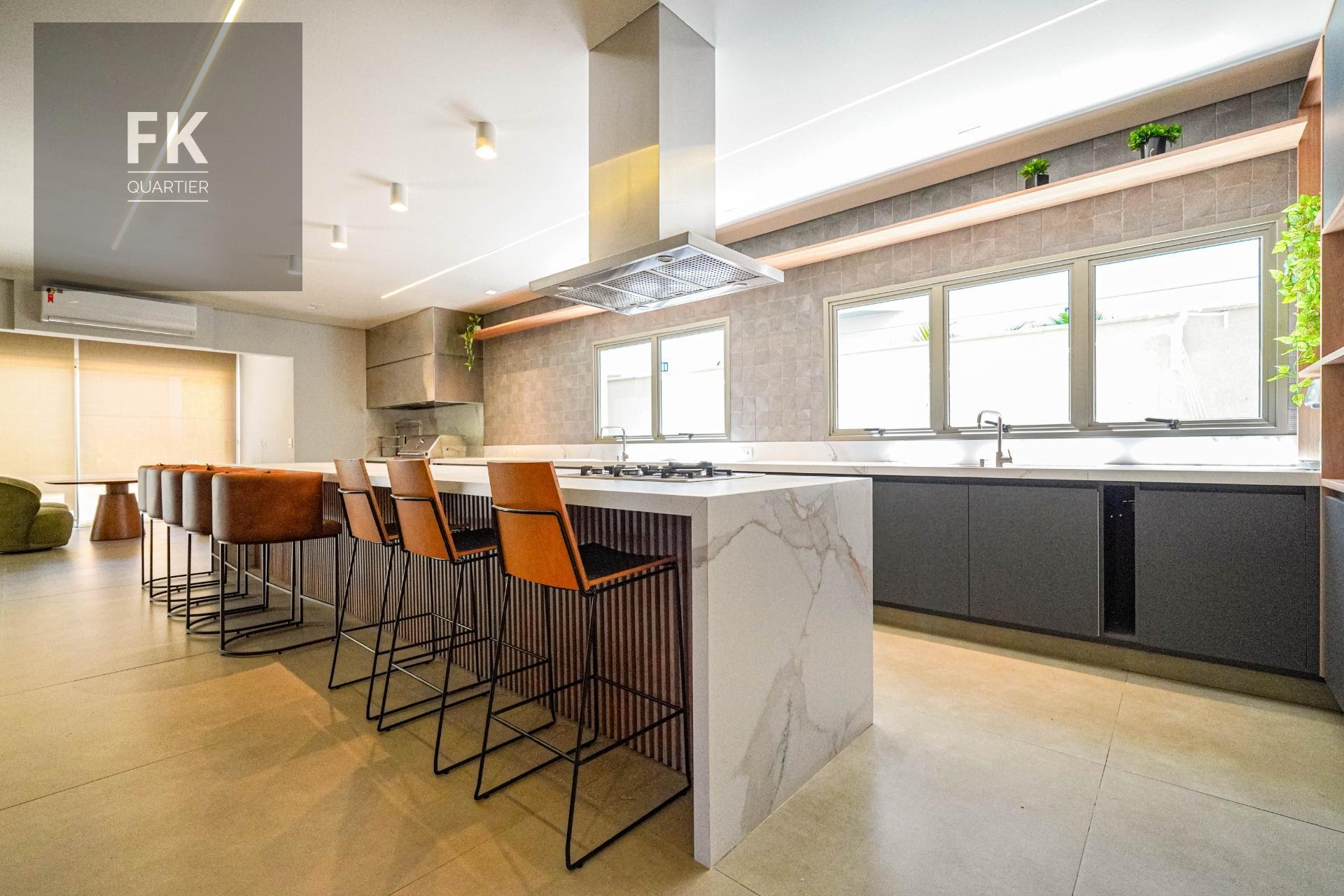 Casa à venda com 4 quartos, 4 suítes, 4 vagas e 516m² no Alphaville Residencial Dois, Barueri (SP) — foto 15 de 30