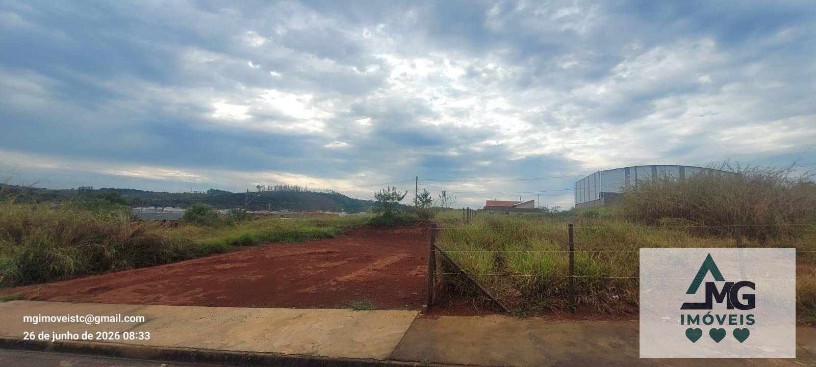 Terreno à venda com 300m² de terreno no Cidade Jardim, Três Corações — foto principal