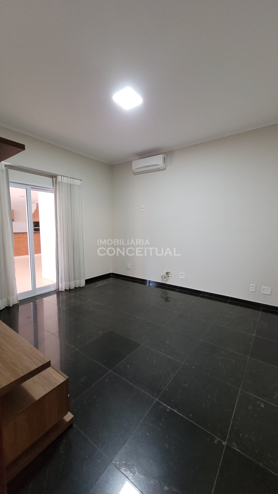 Sala de TV com Rack