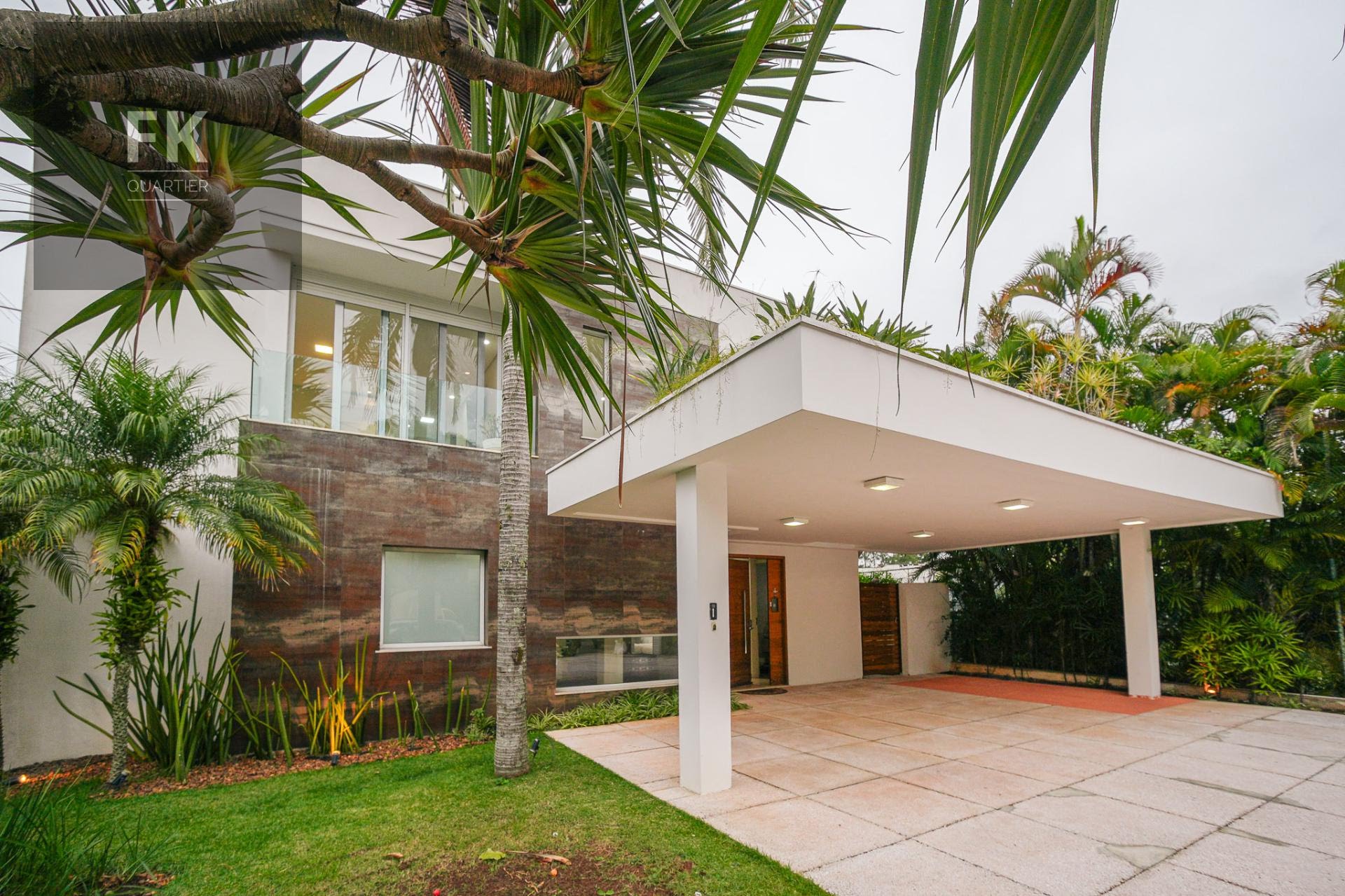 Casa à venda com 5 quartos, 5 suítes, 4 vagas e 598m² no Alphaville, Santana de Parnaíba (SP) — foto 2 de 30
