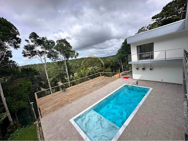 Casa à Venda em Nova Cabrália: 4 Dorms, 2 Suítes, 200m² - R$1,3M