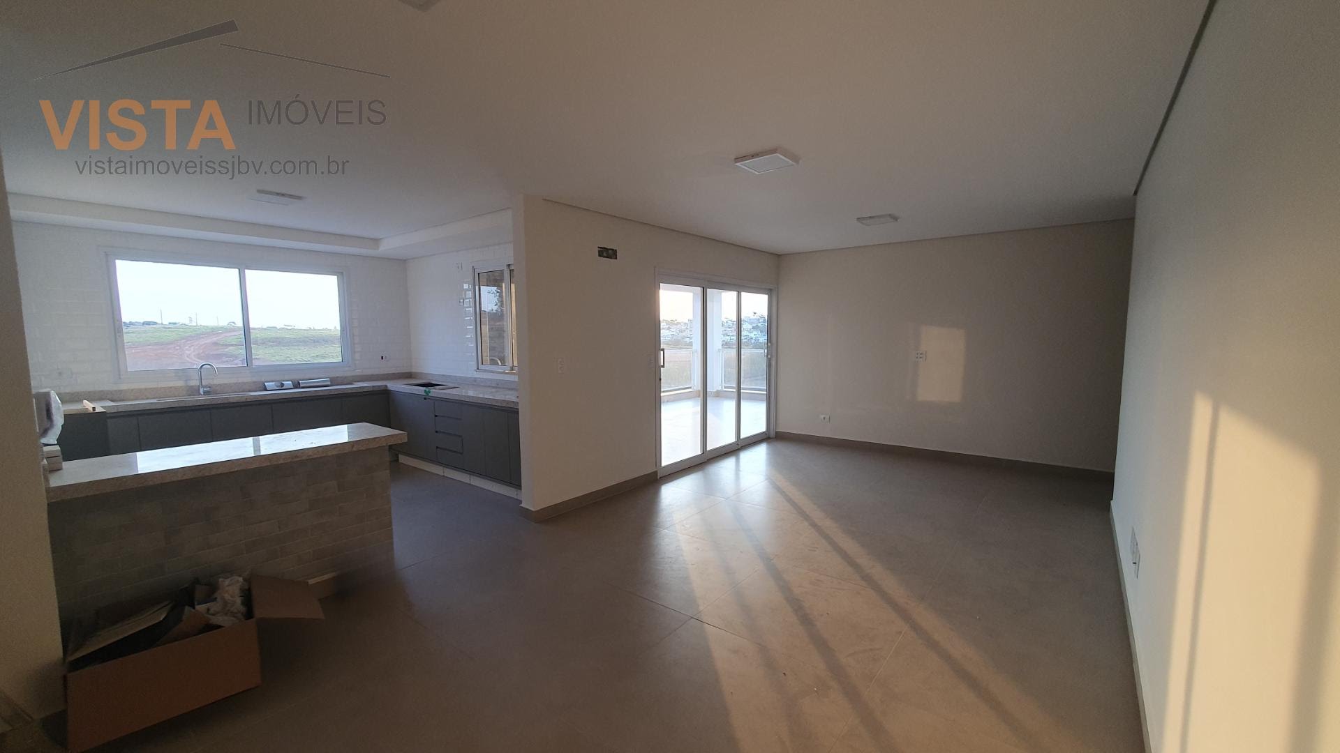 SALA, COZINHA E VARANDA INTEGRADAS
