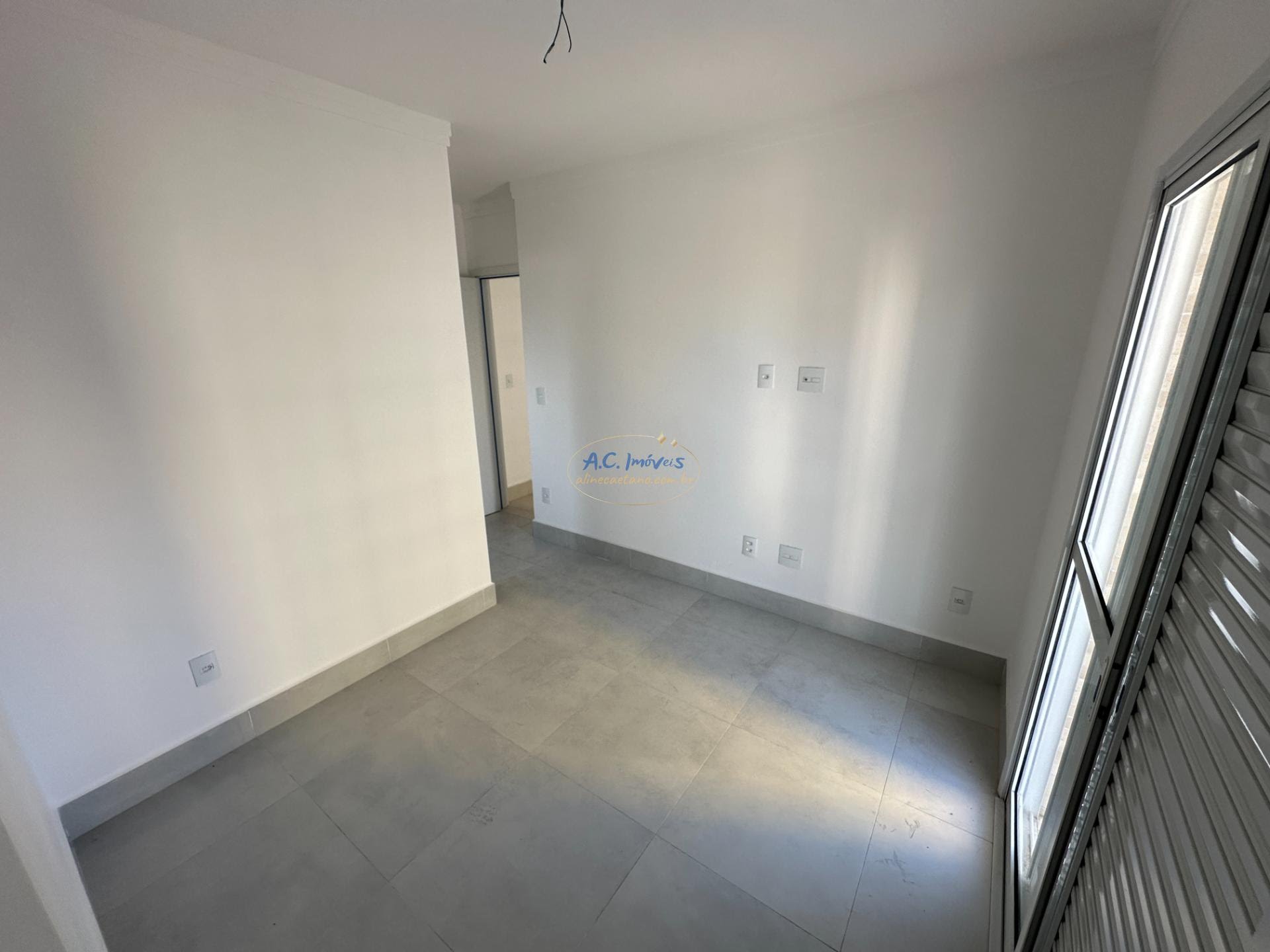 Apartamento à venda com 2 quartos, 1 suíte, 2 vagas e 120m² no Guilhermina, Praia Grande (SP) — foto 15 de 16