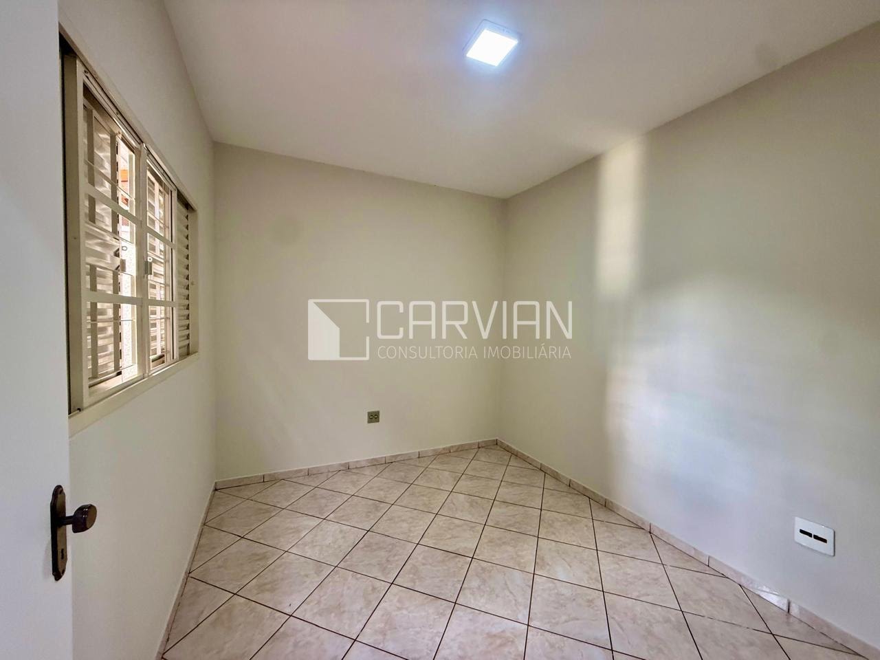 Casa à venda com 5 quartos, 1 suíte, 4 vagas e 200m² no Jardim Manoel Penna, Ribeirão Preto (SP) — foto 26 de 30