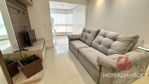 Apartamento quadra mar em Meia Praia  -  Itapema
