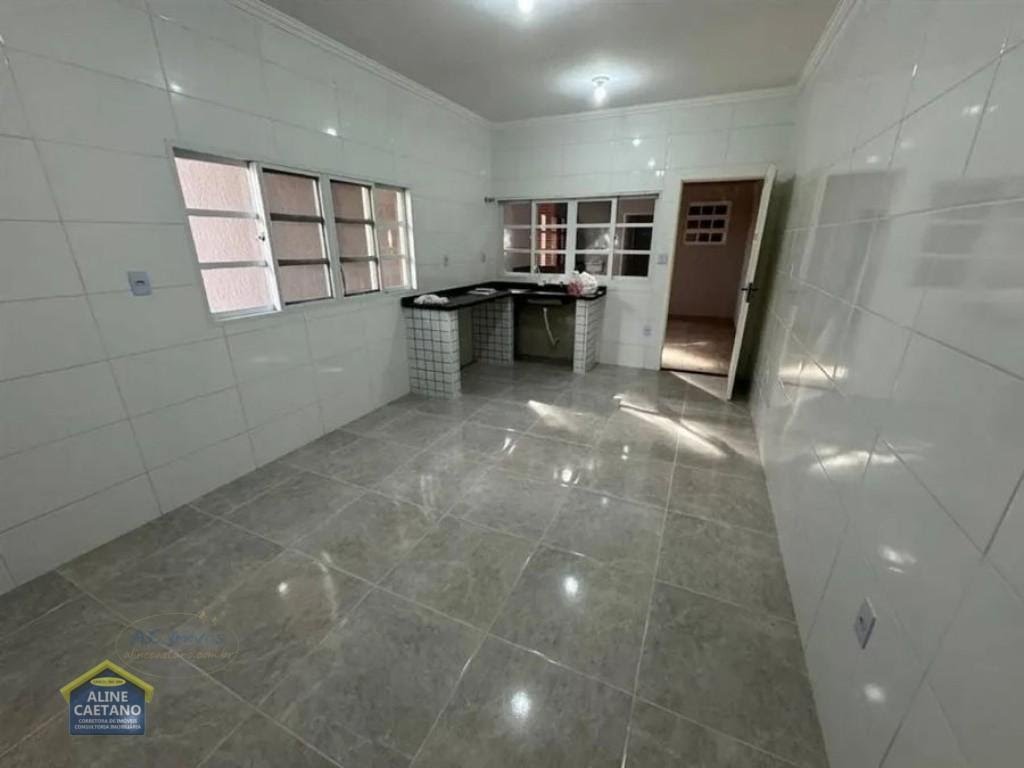 Casa à venda com 3 quartos, 1 suíte, 2 vagas e 194m² no Guilhermina, Praia Grande (SP) — foto 14 de 20