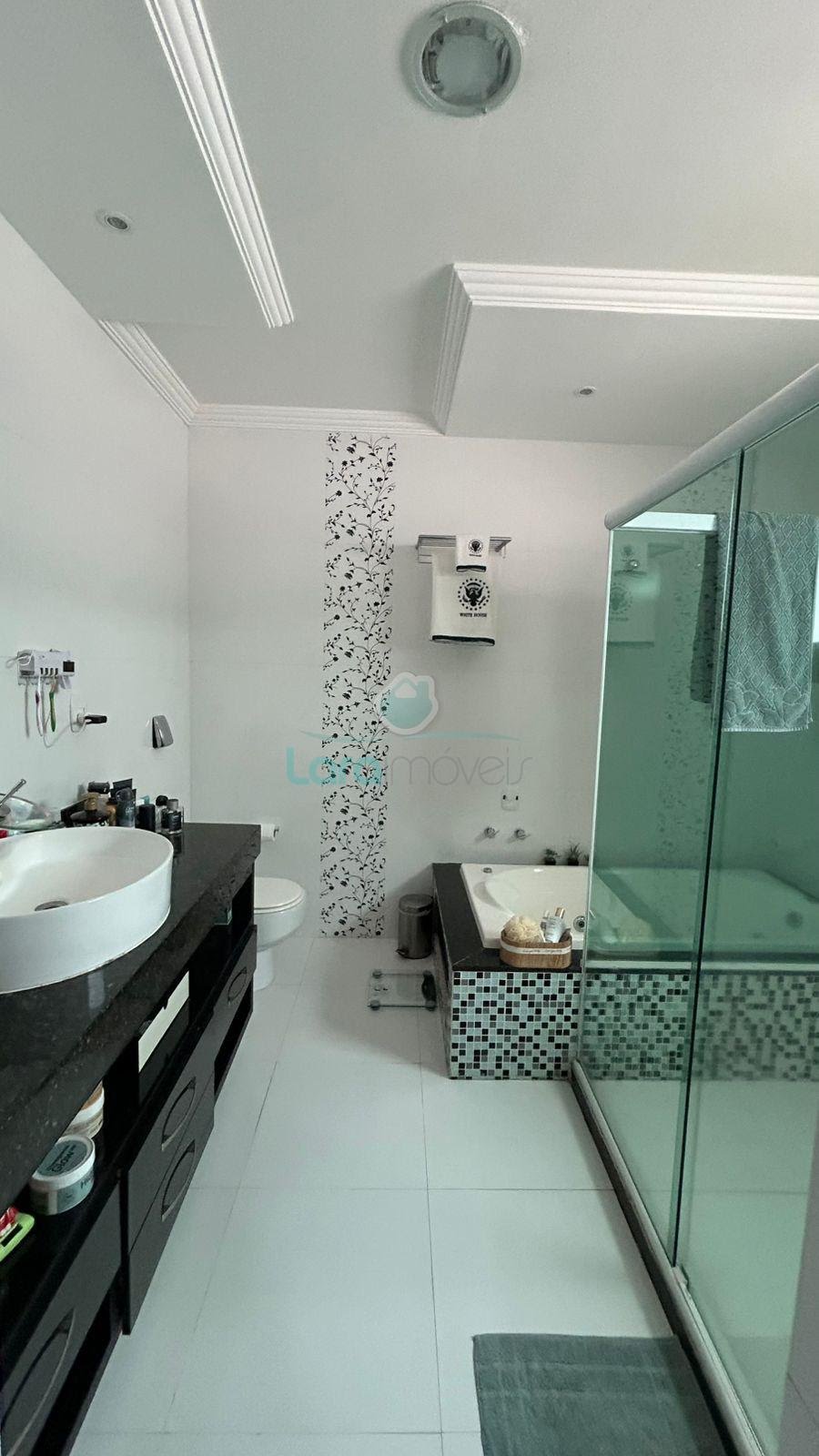 Casa à venda com 4 quartos, 2 suítes, 6 vagas e 383m² no Lagoa, Macaé (RJ) — foto 19 de 26