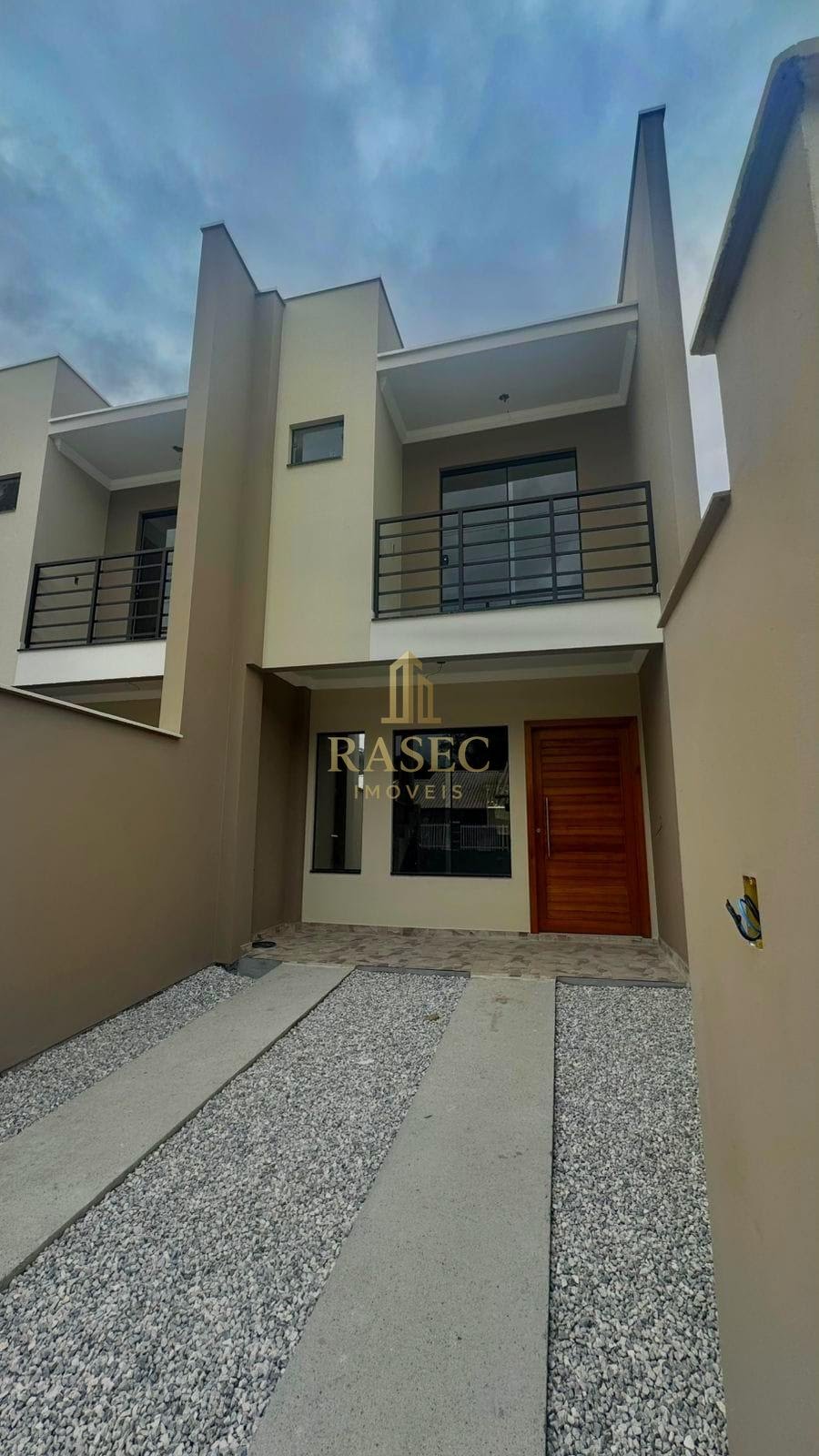 Casa à venda com 3 banheiros, 1 vaga e 70m² no São João, Brusque — foto principal