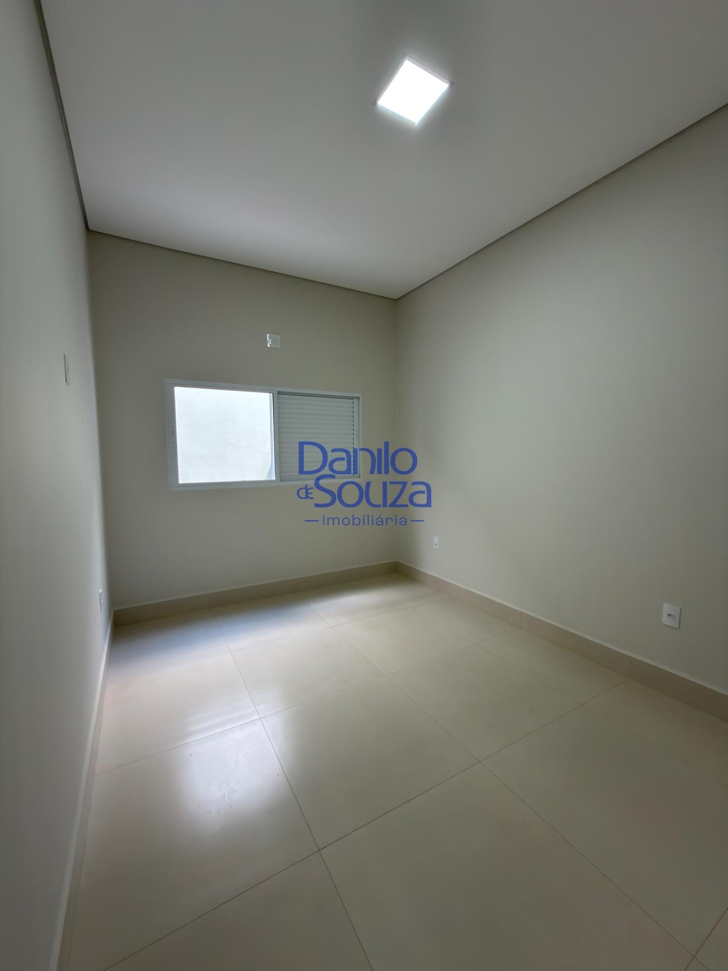Casa à venda com 3 quartos, 1 suíte, 2 vagas e 240m² no Jardim Europa V, Araxá (MG) — foto 11 de 15