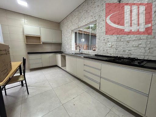 Cozinha com armários planejados 