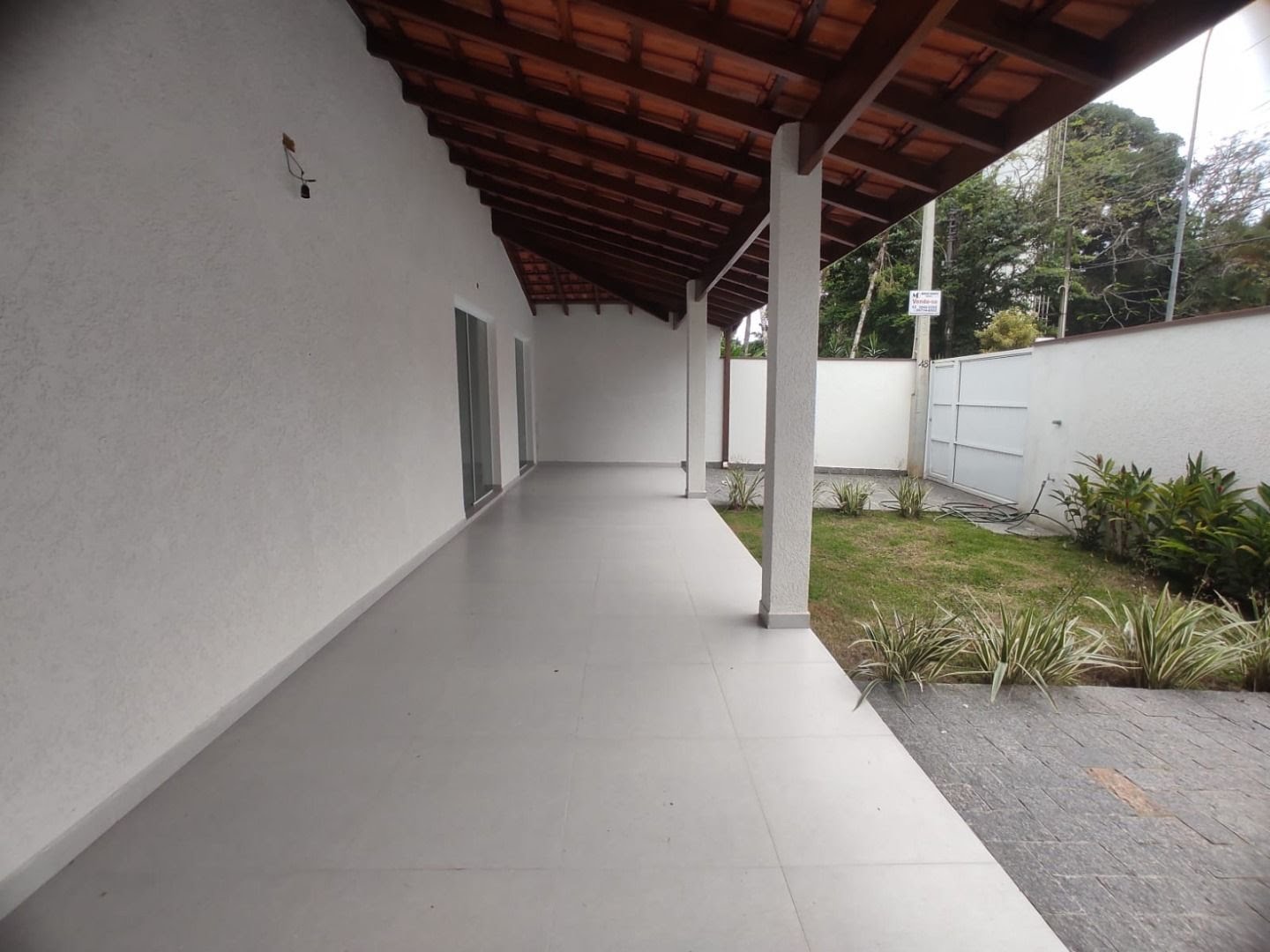 Casa à venda com 3 quartos, 3 banheiros, 2 vagas e 150m² no Enseada, Ubatuba (SP) — foto 2 de 12