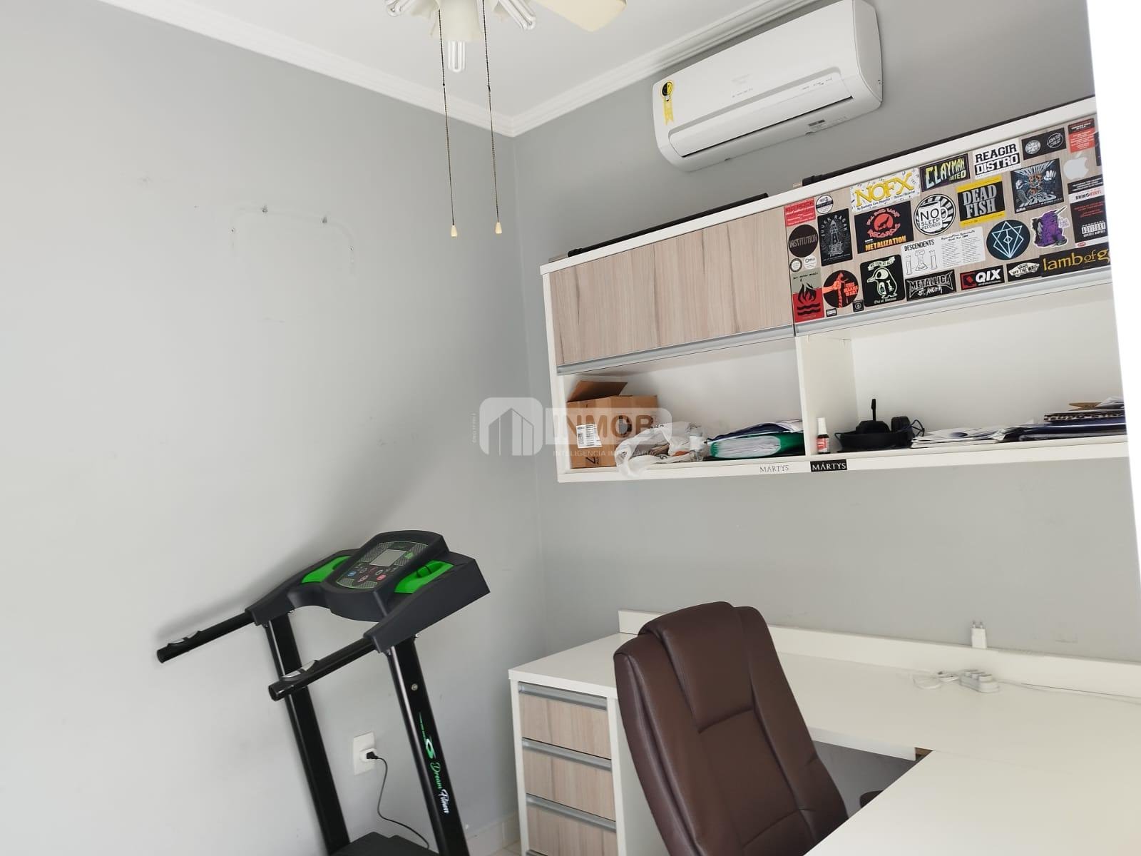 Casa para alugar com 3 quartos, 3 suítes, 3 vagas e 300m² no Piracangaguá, Taubaté (SP) — foto 18 de 28