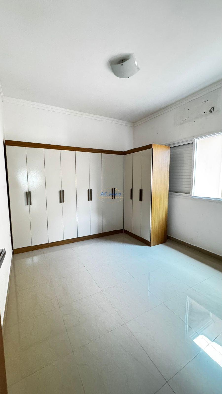 Casa à venda com 3 quartos, 1 suíte, 4 vagas e 180m² no Vila Caiçara, Praia Grande (SP) — foto 16 de 27