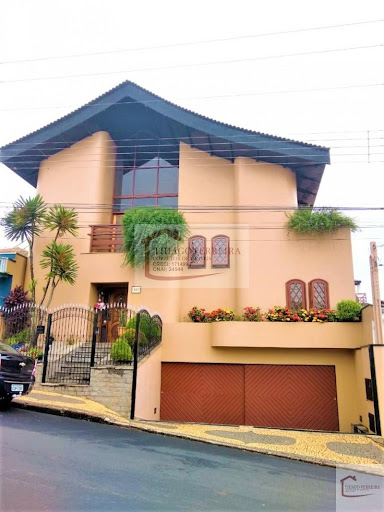 Casa em Jardim América  -  Santa Rita do Passa Quatro