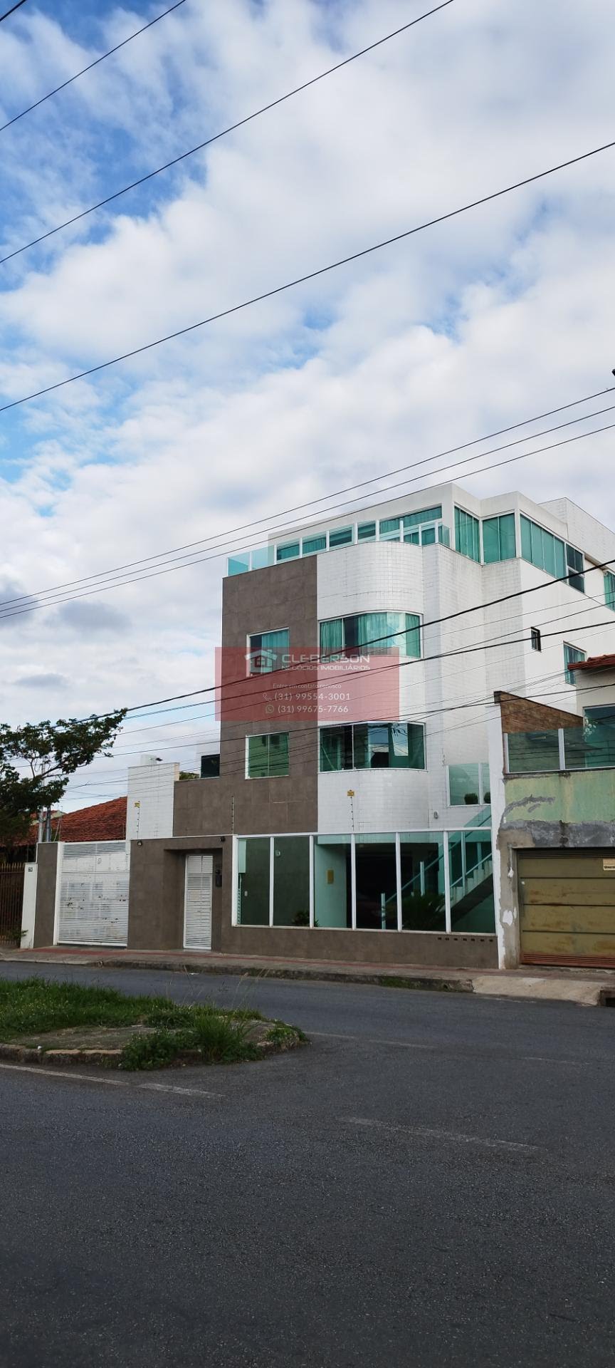 Fachada Lateral do Prédio
