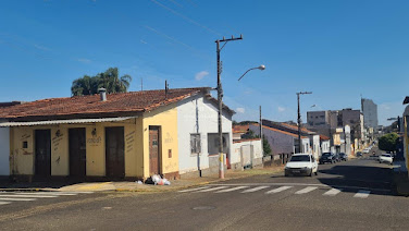 Casa Comercial de esquina para comprar no Centro, em Avaré