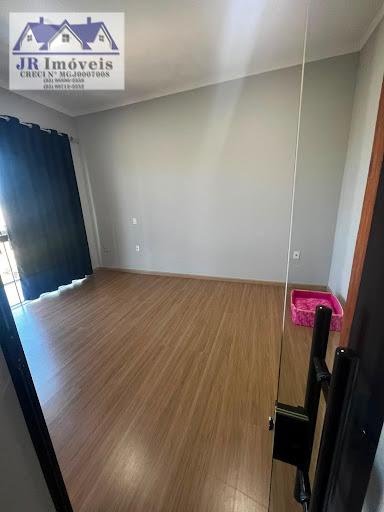 Casa à venda com 5 quartos, 3 suítes, 2 vagas e 300m² no Carneiros, Piranguinho (MG) — foto 20 de 30