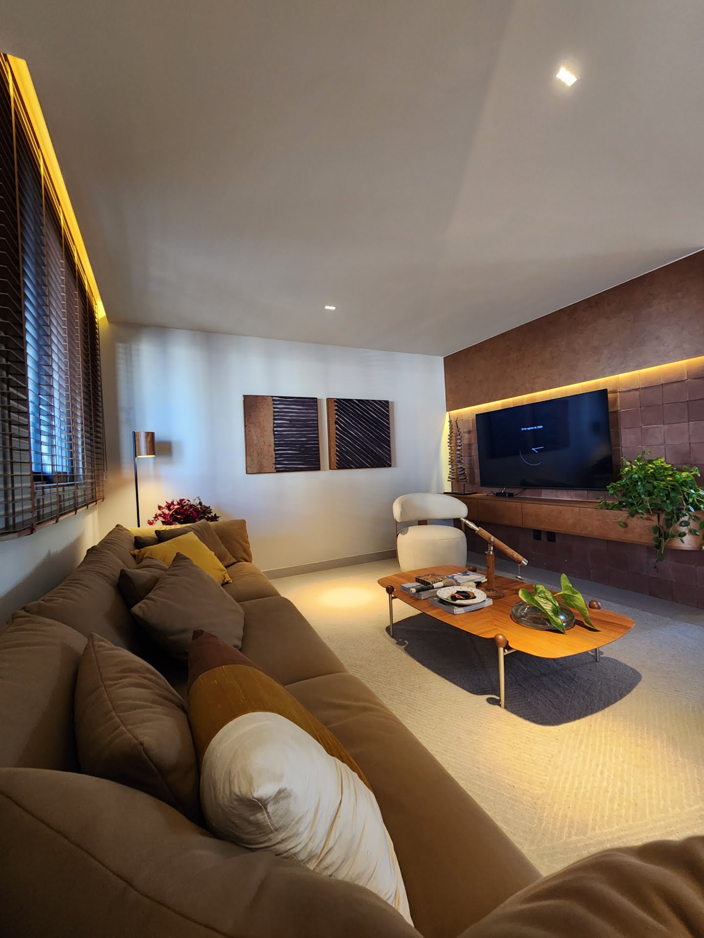 Casa à venda com 3 quartos, 3 suítes, 3 vagas e 147m² no Sim, Feira de Santana (BA) — foto 3 de 19