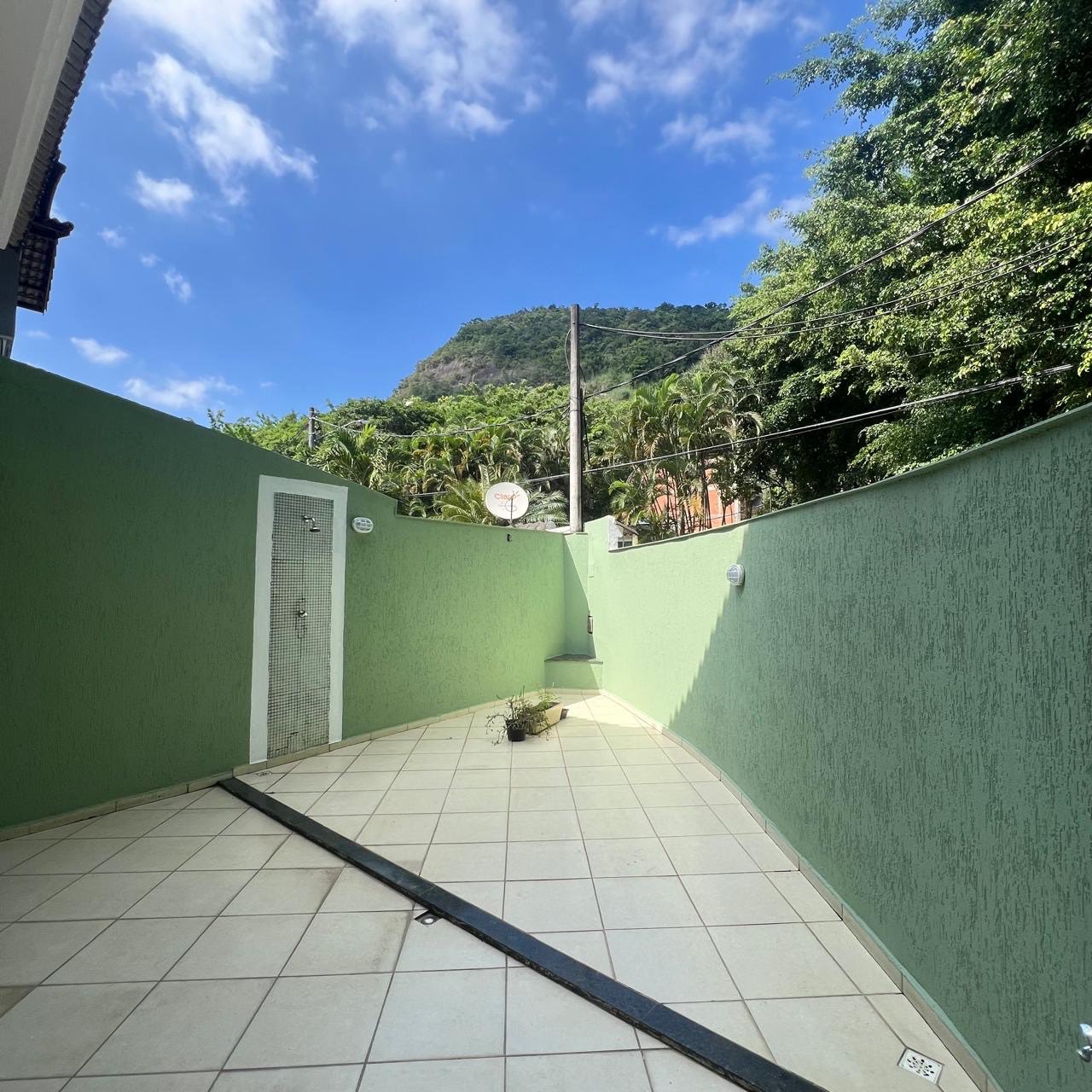 Casa para alugar com 3 quartos, 3 suítes, 1 vaga e 180m² no Vargem Grande, Rio de Janeiro (RJ) — foto 2 de 24