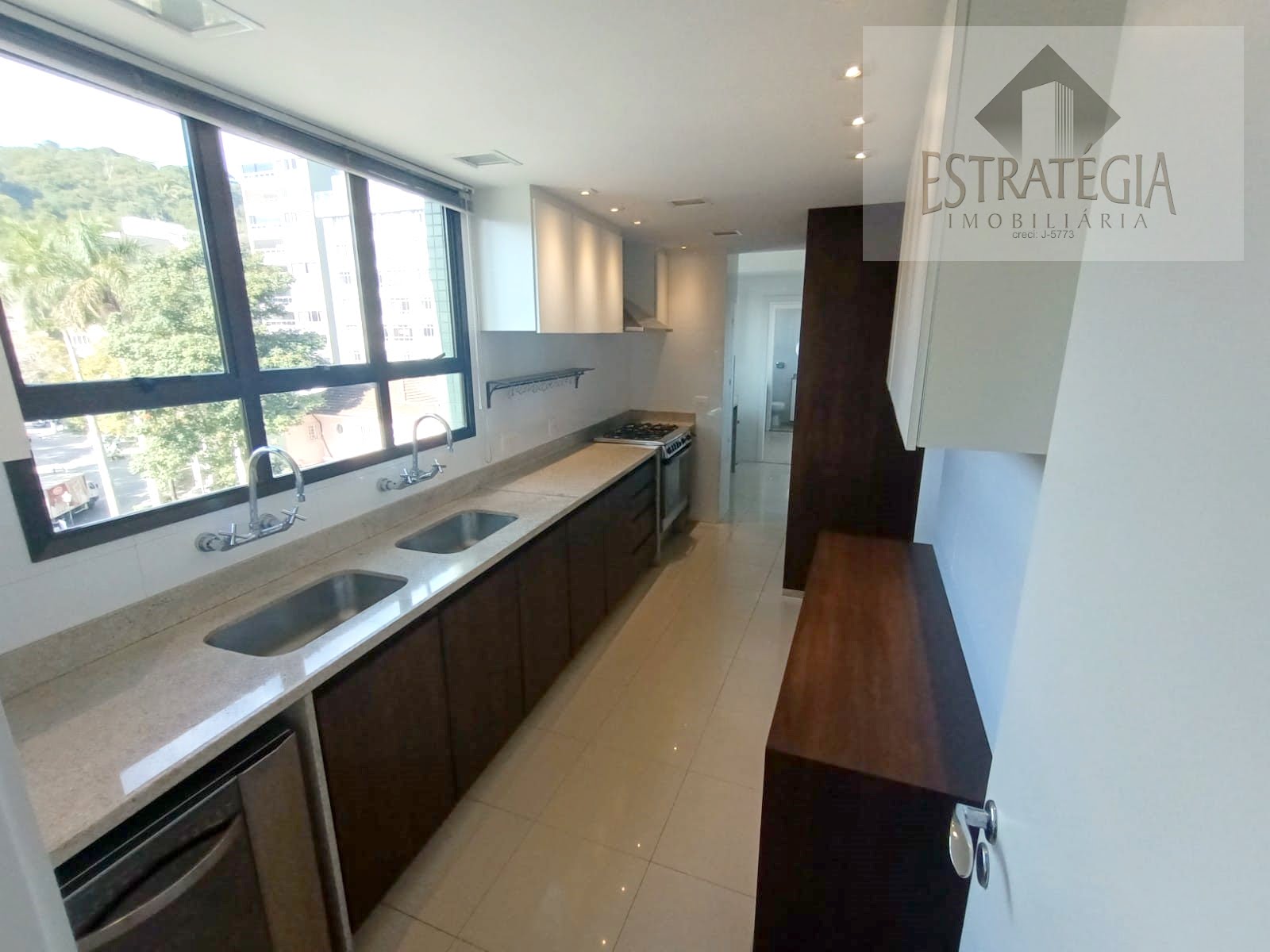 Apartamento à venda com 4 quartos, 2 suítes, 3 vagas e 250m² no Centro, Petrópolis (RJ) — foto 30 de 30