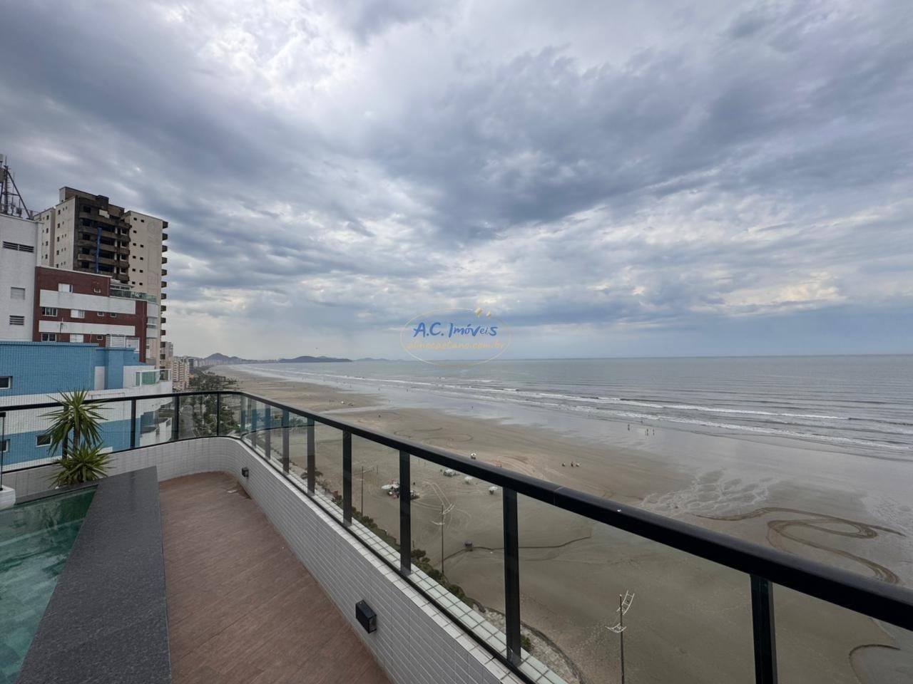 Apartamento à venda com 2 quartos, 1 suíte, 1 vaga e 66m² no Maracanã, Praia Grande (SP) — foto 2 de 30