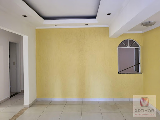 Casa à Venda no Morumbi: 3 Dorms, 200m² por R$800k