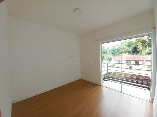Piso superior: quarto 01