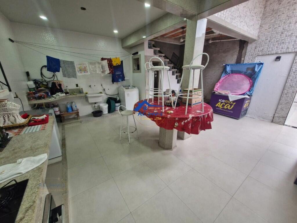 Casa à venda com 3 quartos, 1 suíte, 2 vagas e 177m² no Maracanã, Praia Grande (SP) — foto 5 de 26
