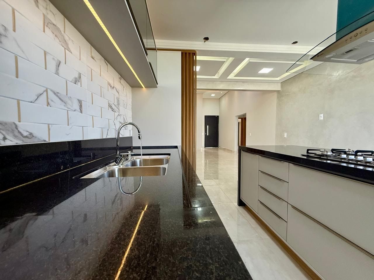 Casa à venda com 3 quartos, 3 suítes, 4 vagas e 160m² no Residencial Jatobá, Ribeirão Preto (SP) — foto 8 de 28