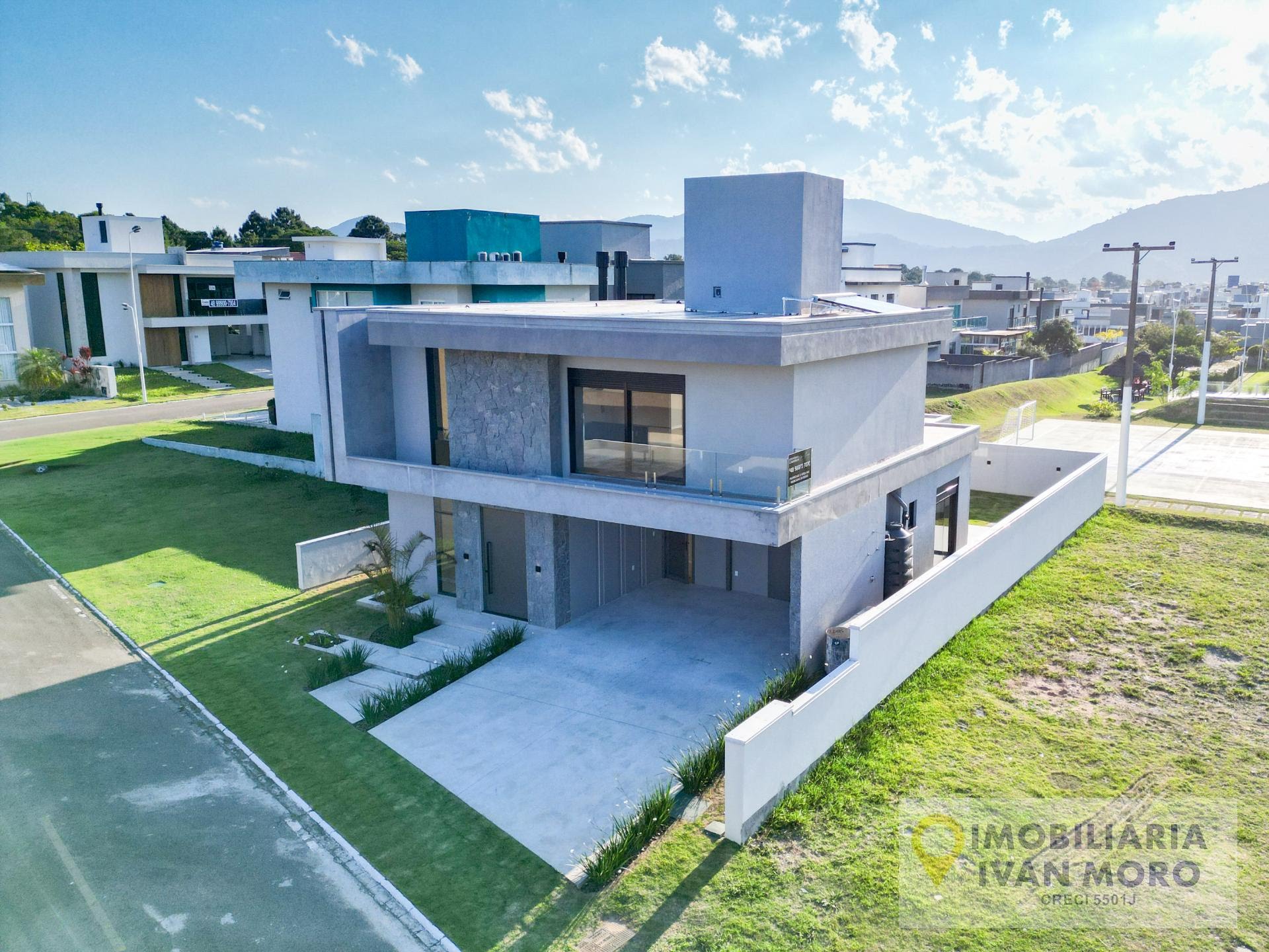 Casa à venda com 4 quartos, 4 suítes, 4 vagas e 261m² no São João do Rio Vermelho, Florianópolis (SC) — foto 2 de 30