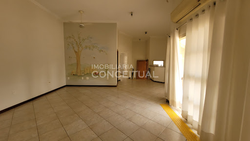 Sala Ampla - Ar Condicionado