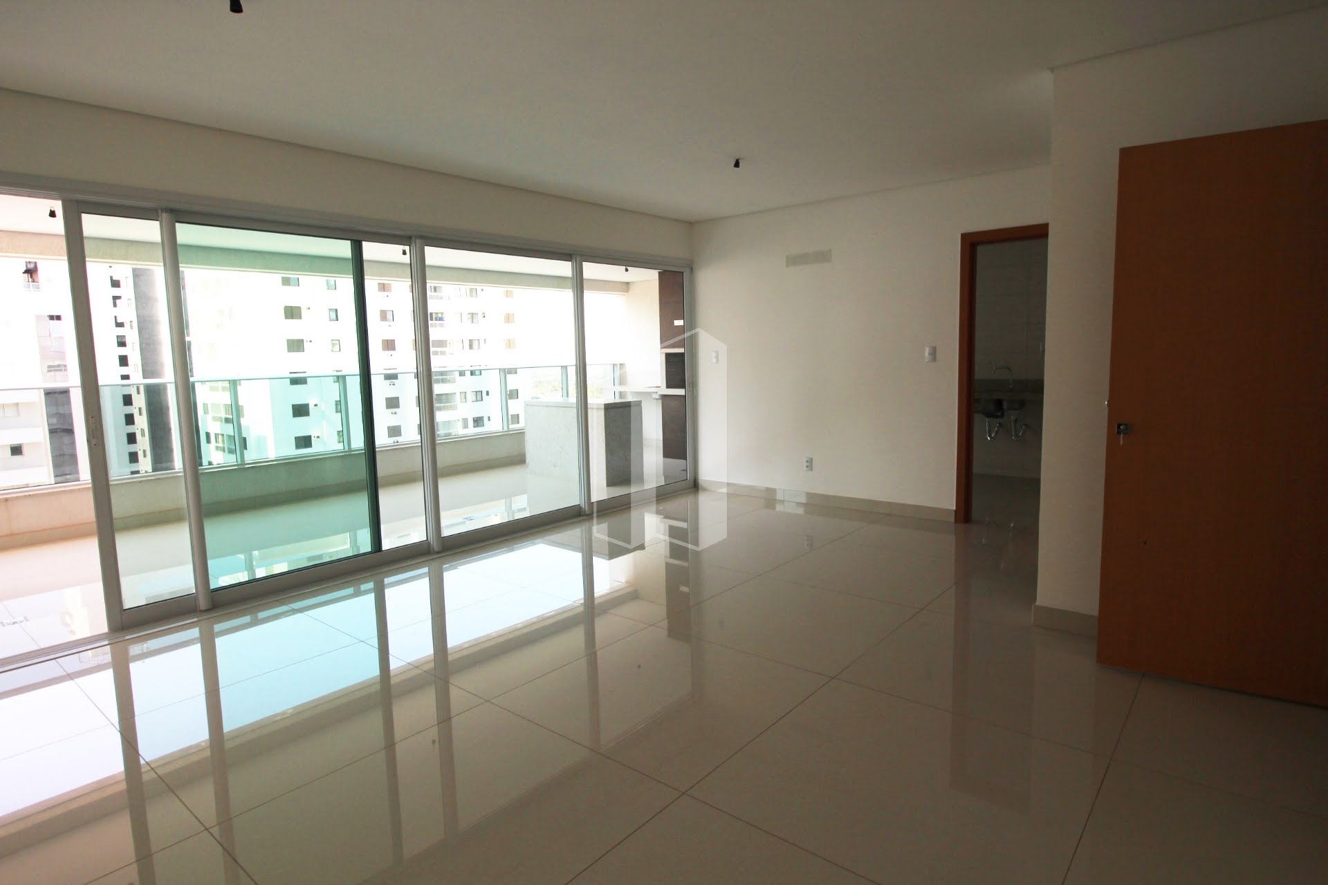 Apartamento à venda com 3 quartos, 3 suítes, 2 vagas e 154m² no Alto da Glória, Goiânia (GO) — foto 2 de 23