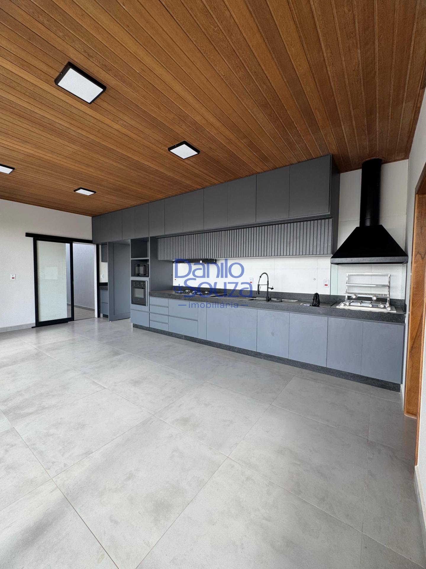 Casa à venda com 3 quartos, 1 suíte, 2 vagas e 360m² no Villagio Park, Araxá (MG) — foto 4 de 26
