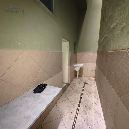 vista corredor interno com tanque 